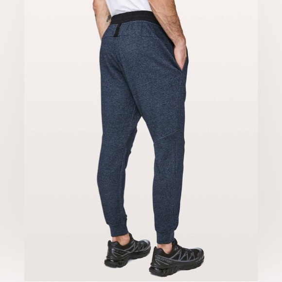 Men's Lululemon At Ease Jogger size medium - Picture 4 of 12